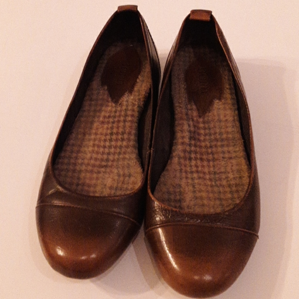 BORN Brown leather Ballet flats Women size 8